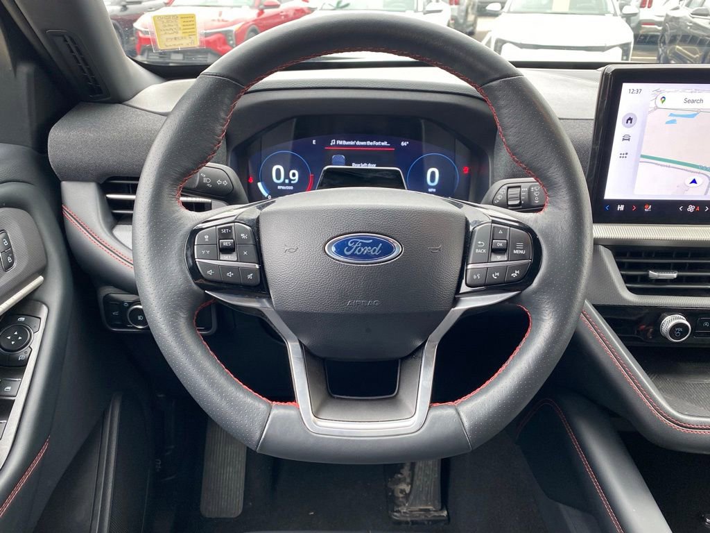 Used 2025 Ford Explorer ST-Line w/ ST-Line Street Pack image 12