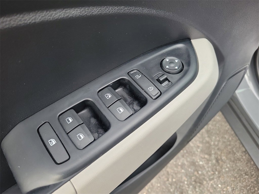 Certified 2023 Hyundai Venue SEL w/ Cargo Package image 17