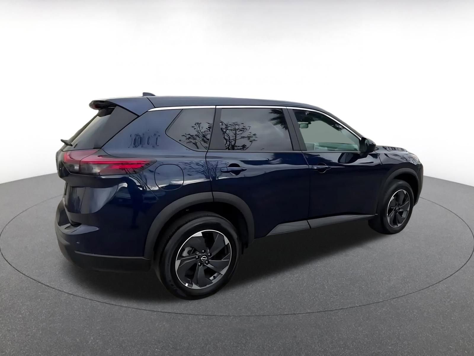 Used 2025 Nissan Rogue SV image 15