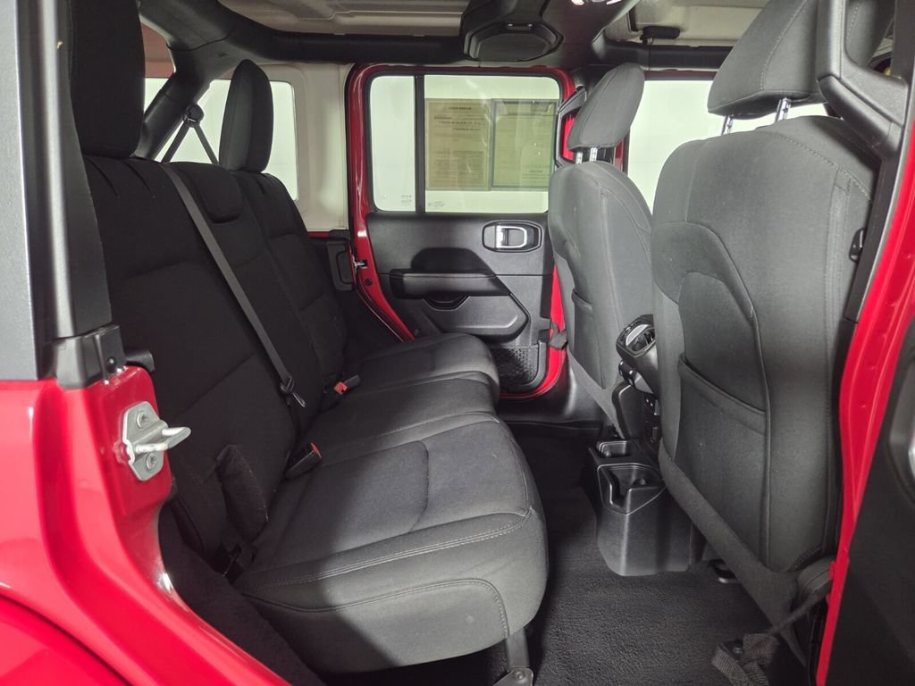 Used 2021 Jeep Wrangler Unlimited Sahara AWD/4WD image 31