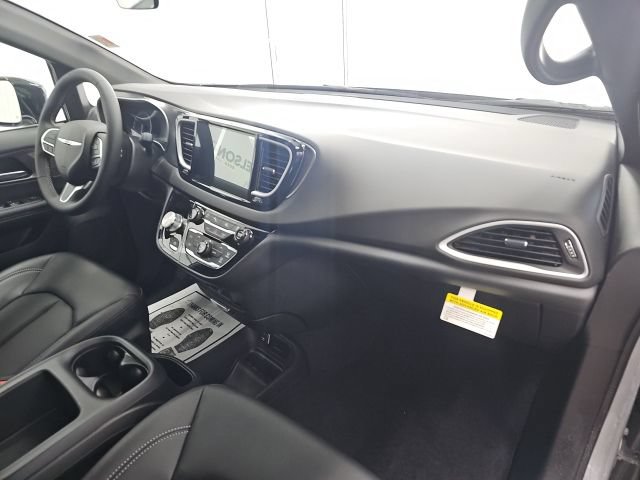 New 2026 Chrysler Voyager LX FWD image 11