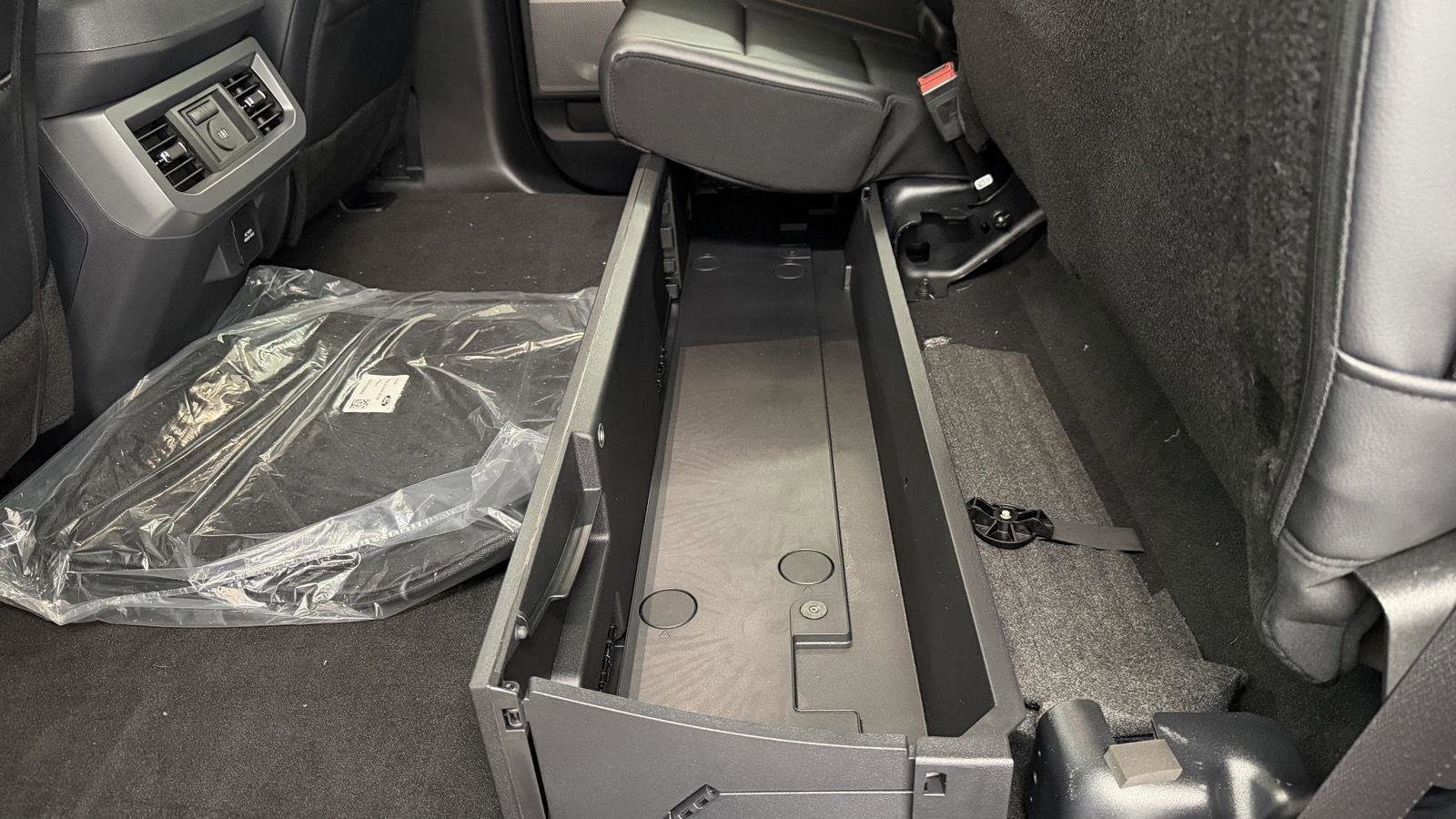 New 2026 Ford F350 Lariat image 24