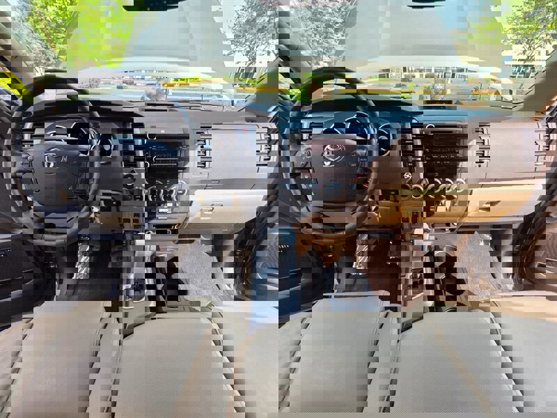 Used 2011 Toyota Sequoia Limited AWD/4WD image 33