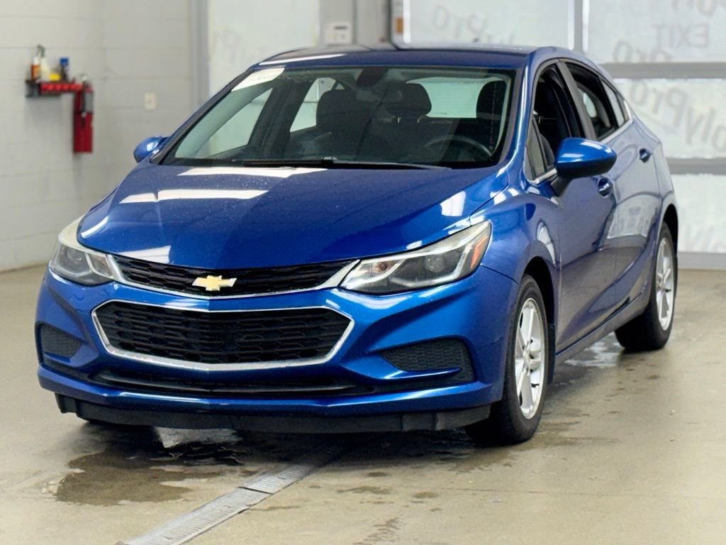 Used 2017 Chevrolet Cruze LT FWD image 3