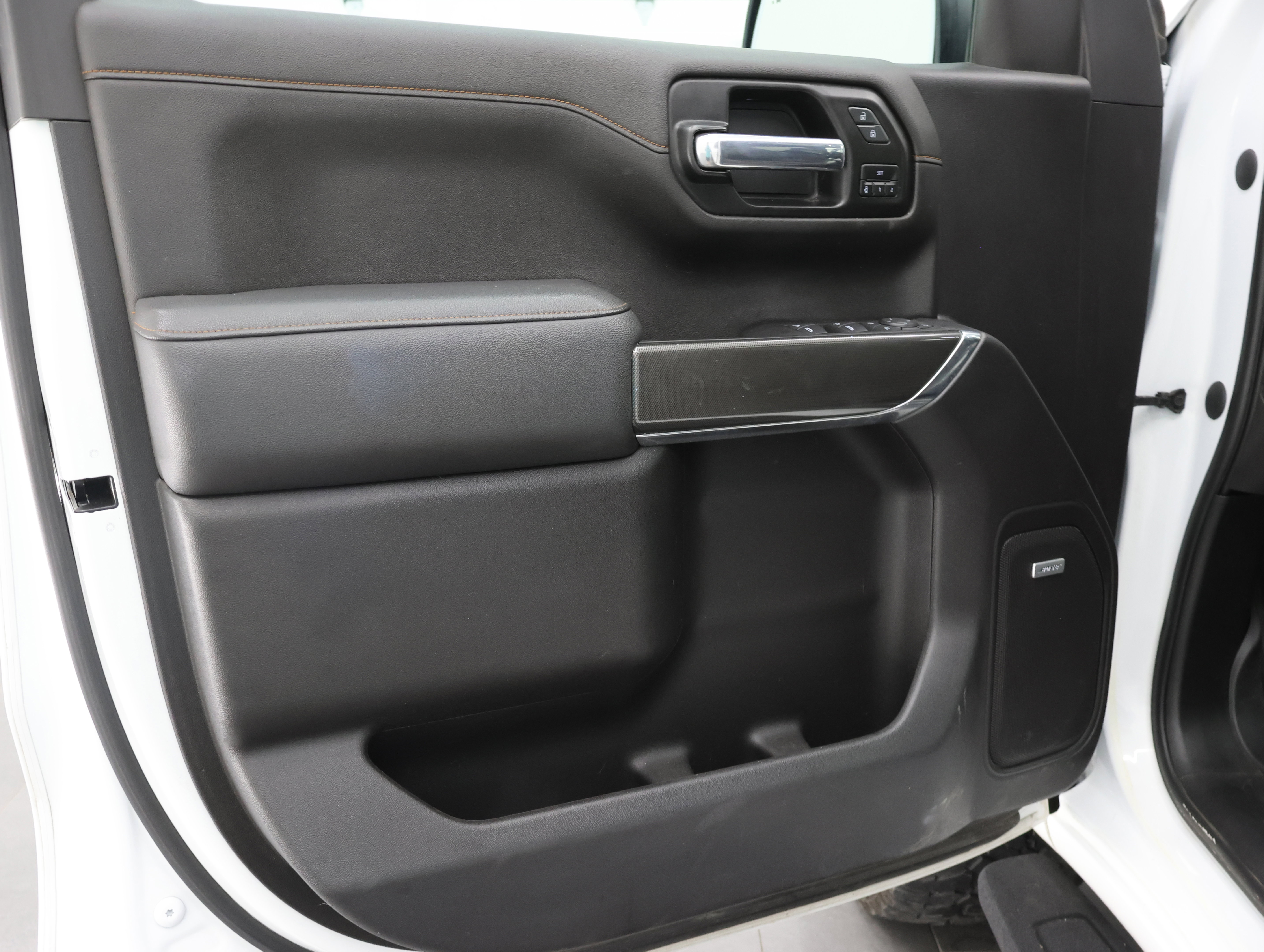 Used 2022 GMC Sierra 1500 AT4 w/ AT4 Premium Package AWD/4WD image 41