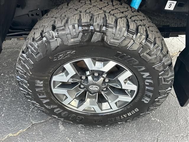 Used 2021 Toyota Tacoma TRD Off-Road AWD/4WD image 35