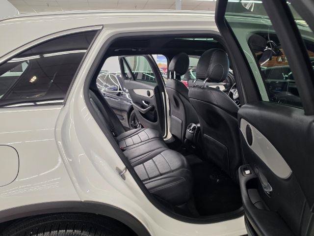 Used 2019 Mercedes-Benz GLC 300 4MATIC w/ Premium Package image 35