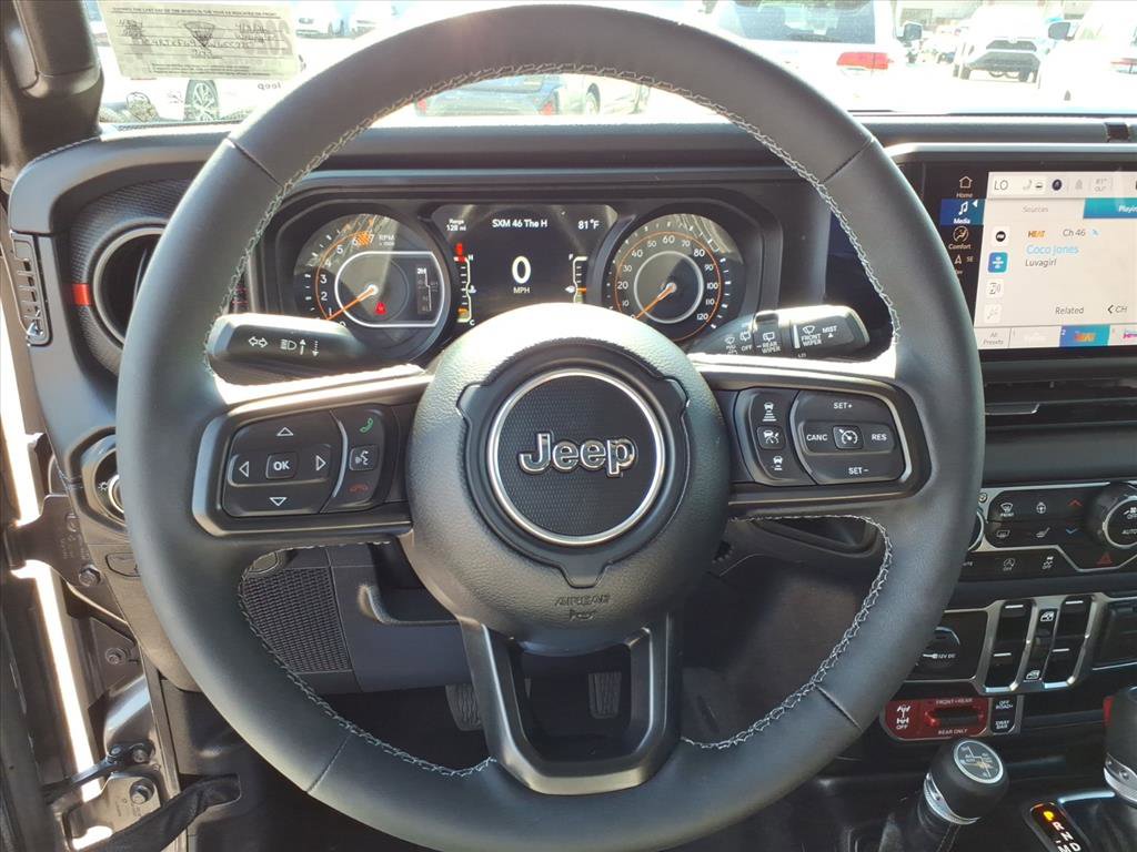Used 2025 Jeep Wrangler Unlimited Rubicon AWD/4WD image 15