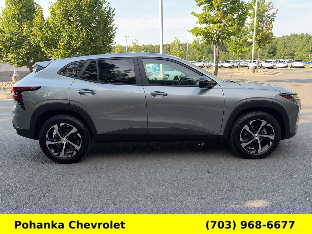 Certified 2026 Chevrolet Trax RS w/ Sunroof Package FWD image 8