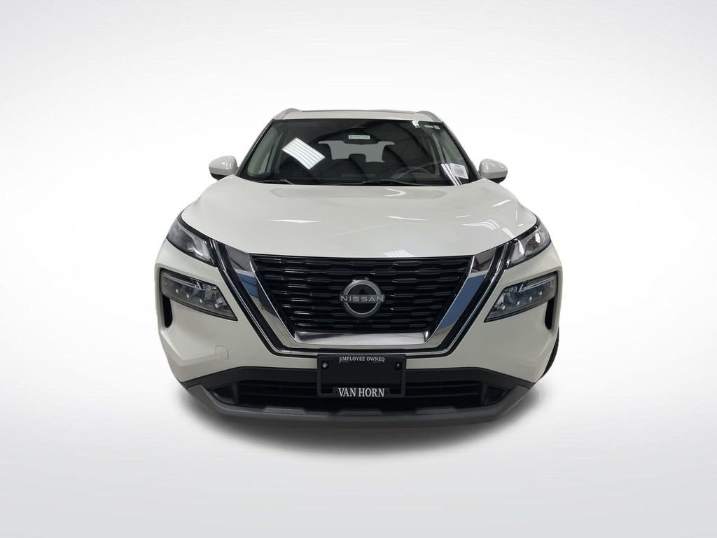 Used 2023 Nissan Rogue SV w/ SV Premium B Package image 11