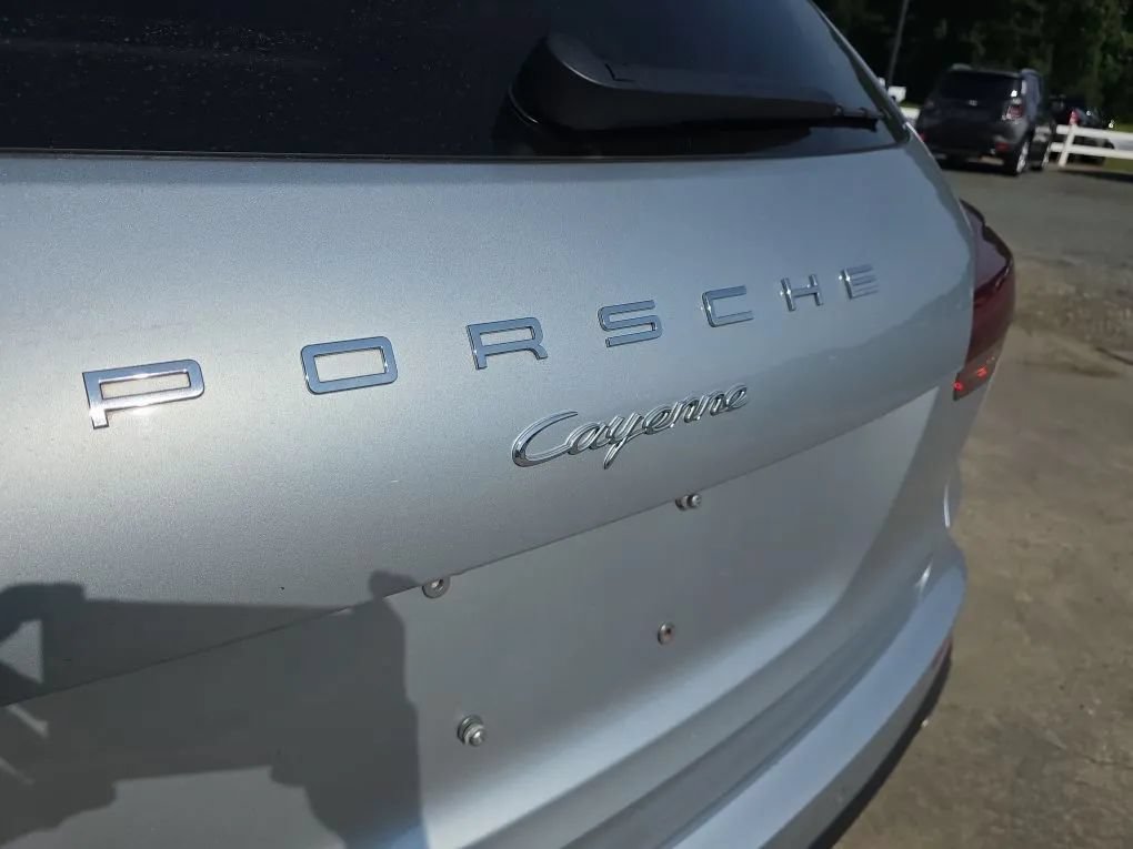 Used 2017 Porsche Cayenne AWD/4WD image 10