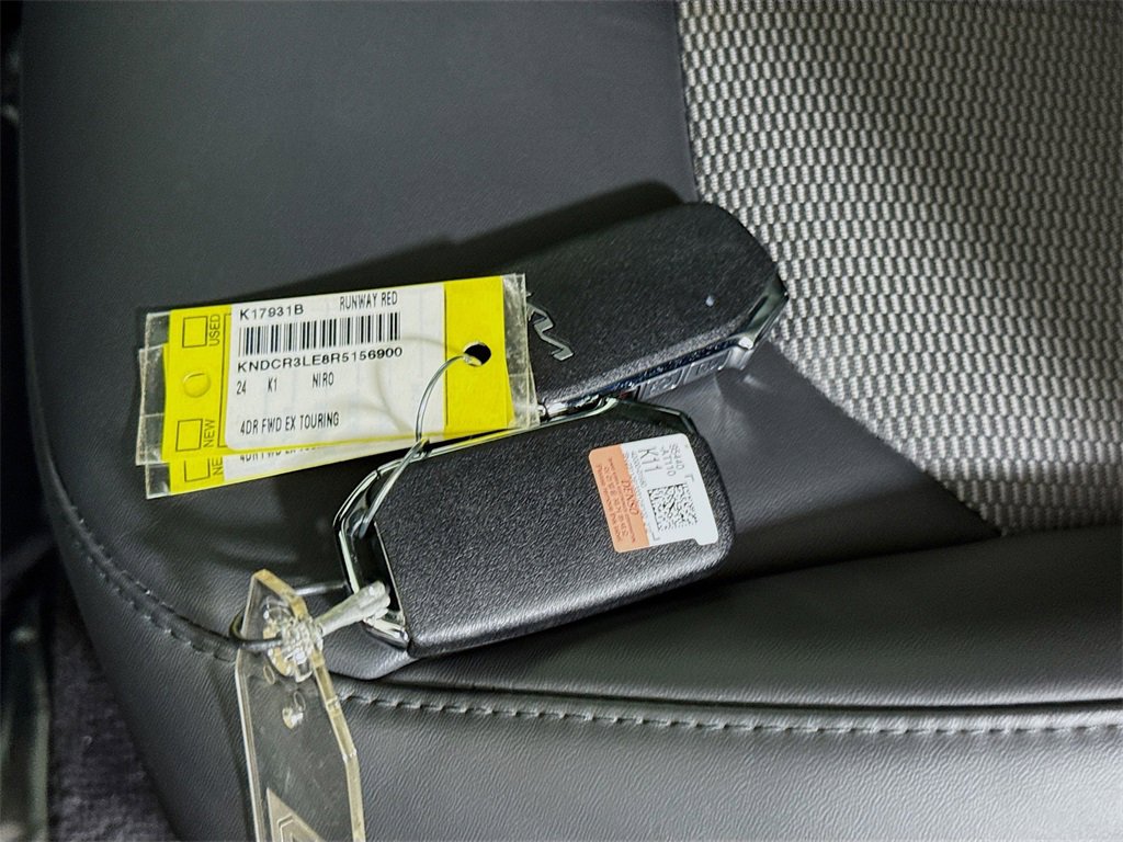 Used 2024 Kia Niro EX Touring image 34