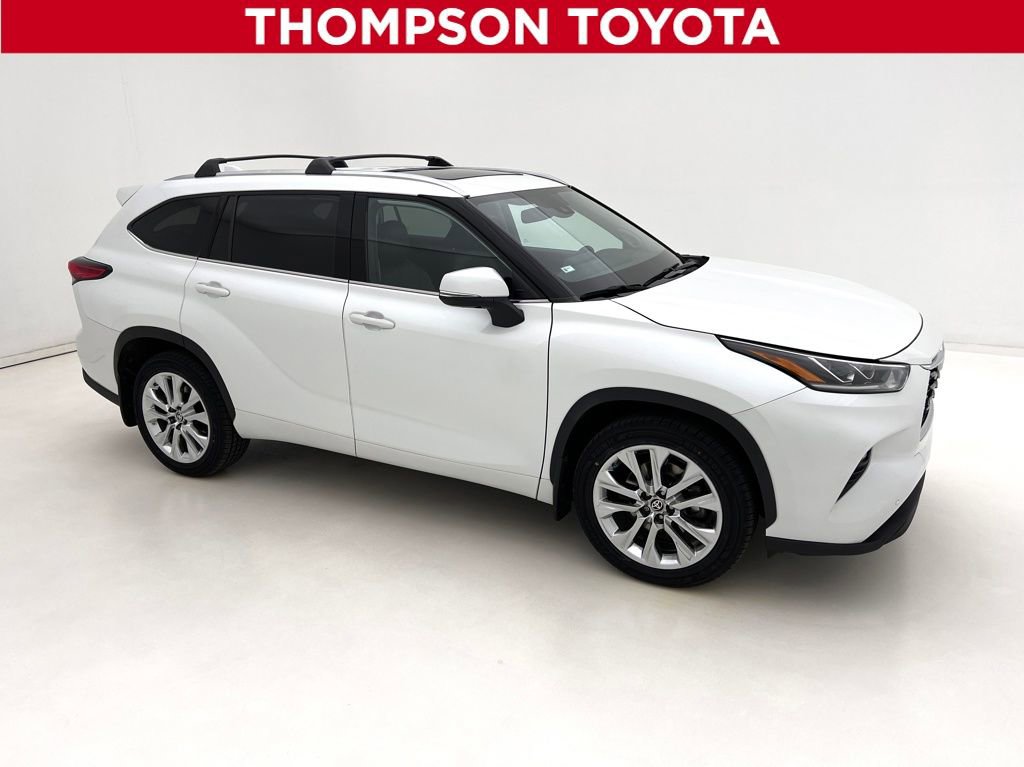 Used 2023 Toyota Highlander Limited image 1