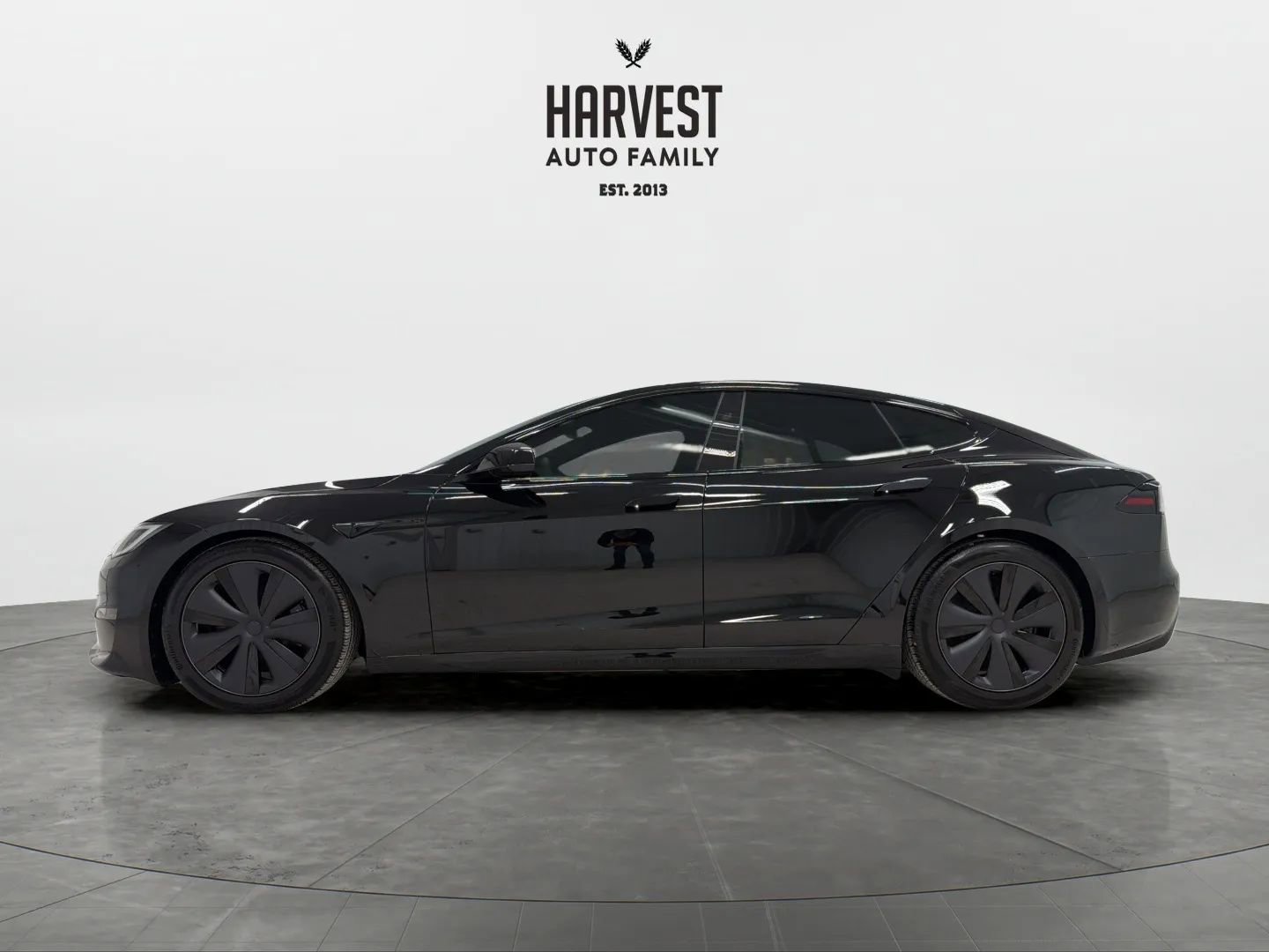 Used 2025 Tesla Model S image 2