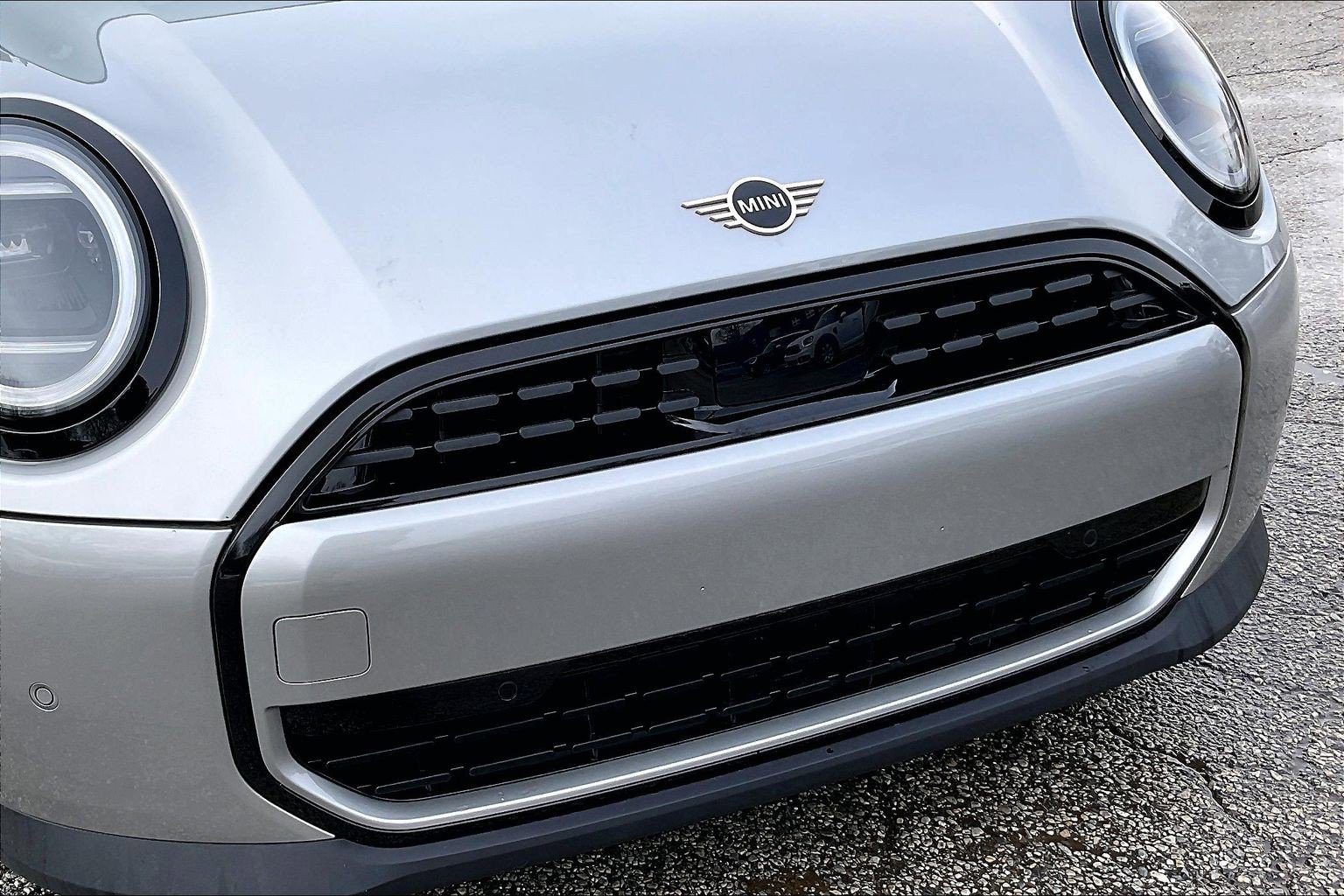 Certified 2025 MINI Cooper 2-Door Hardtop image 28