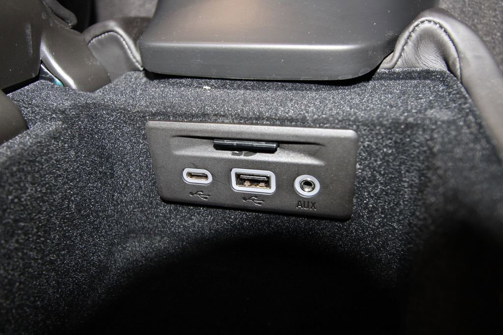 Used 2023 Chevrolet Corvette Stingray Premium Conv w/ Battery Protection Package image 23