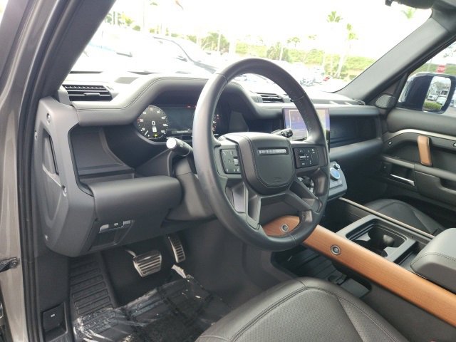 Used 2023 Land Rover Defender 110 X image 27