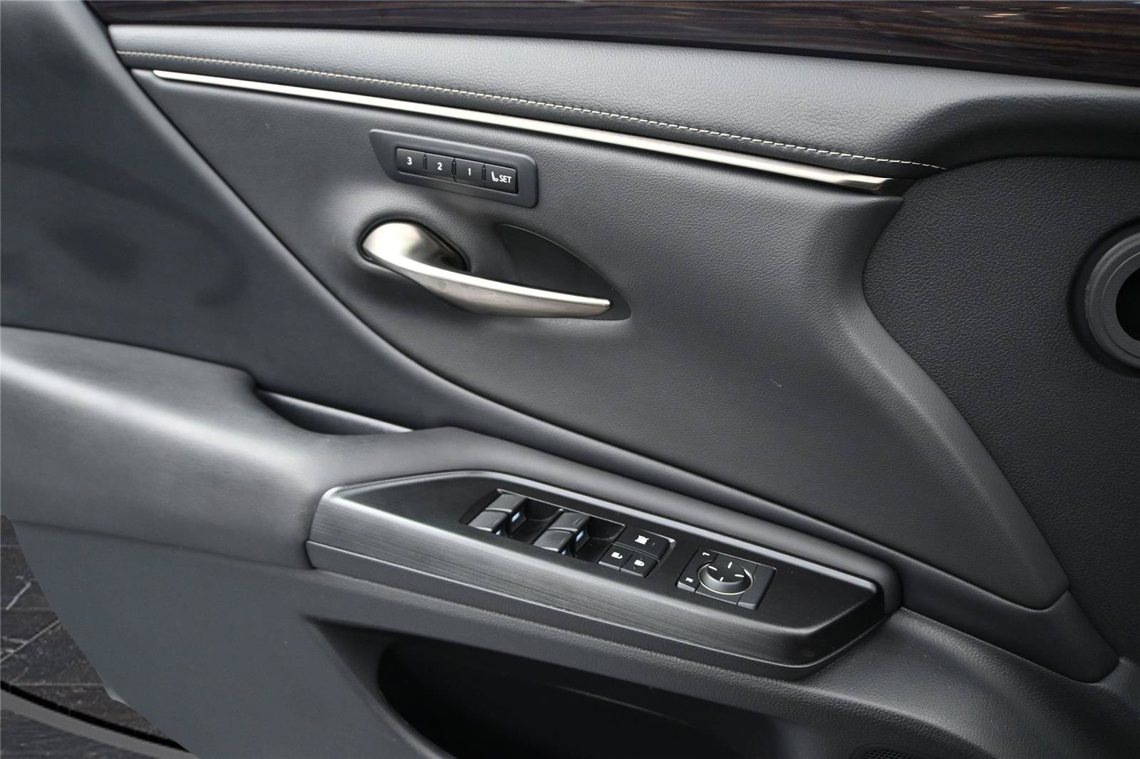 Used 2019 Lexus ES 350 FWD image 8