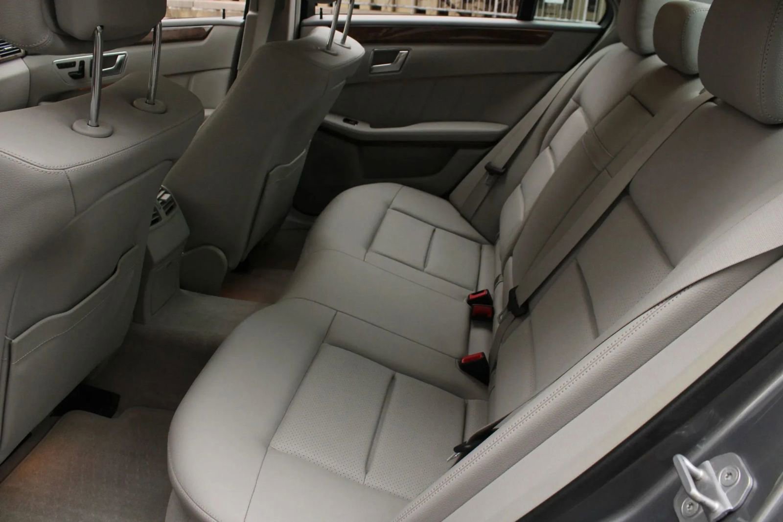 Used 2012 Mercedes-Benz E 350 4MATIC Sedan image 22