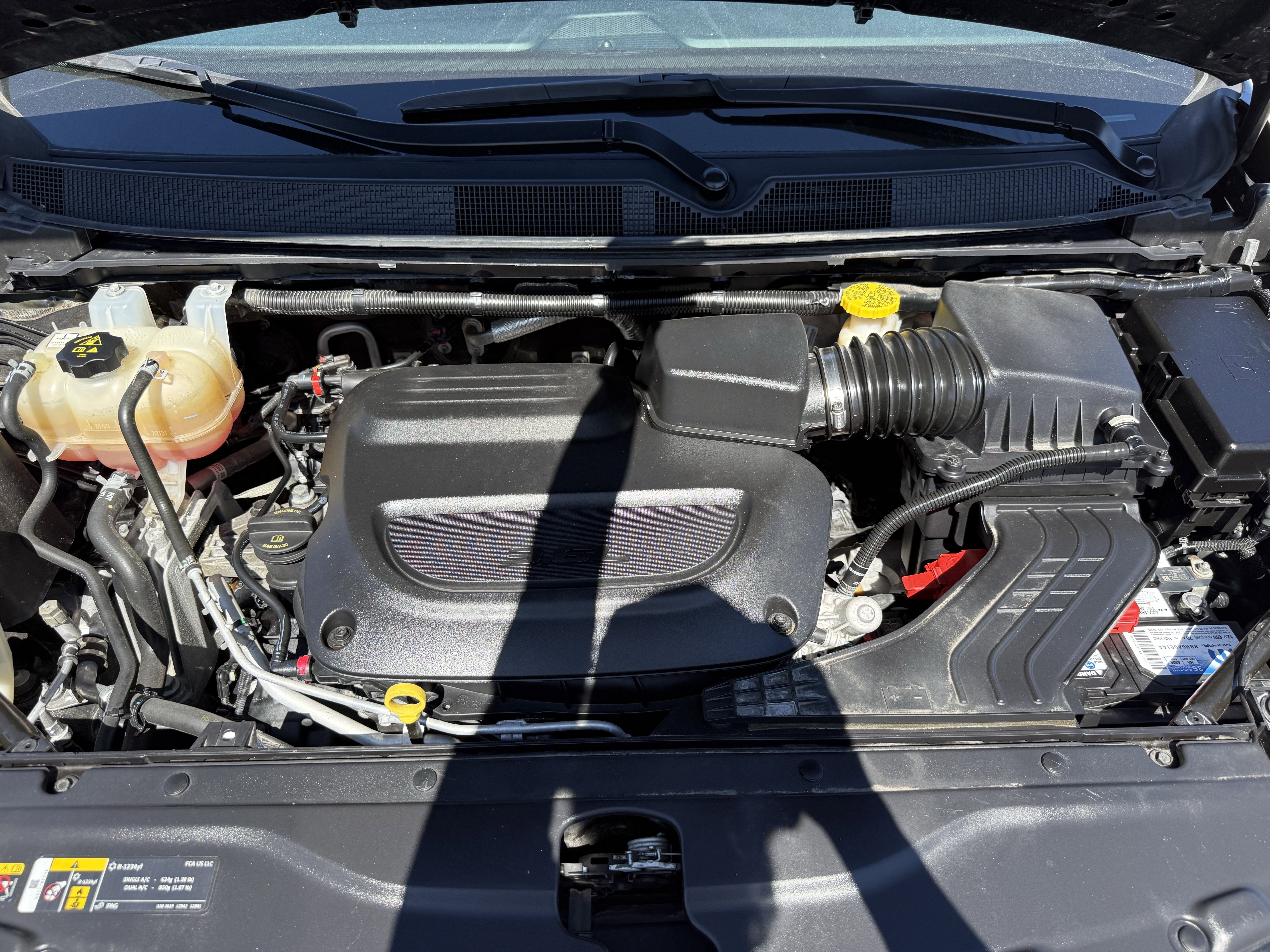 Used 2022 Chrysler Voyager LX image 33