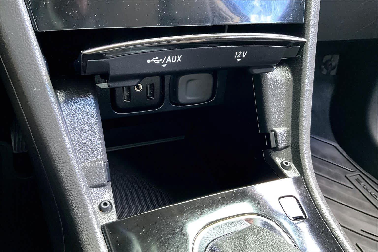 Used 2022 Buick Encore Preferred w/ Safety Package AWD/4WD image 35