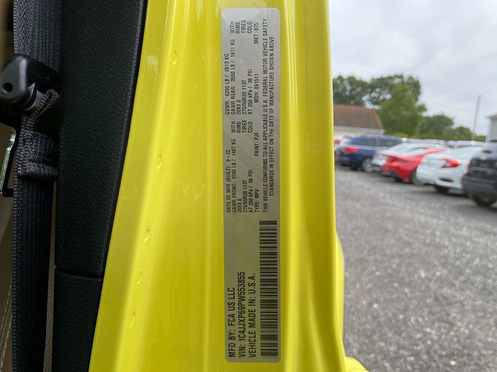 Used 2023 Jeep Wrangler Sahara AWD/4WD image 33