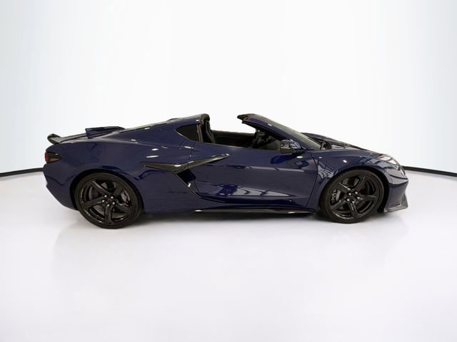 Used 2025 Chevrolet Corvette Z06 RWD image 8