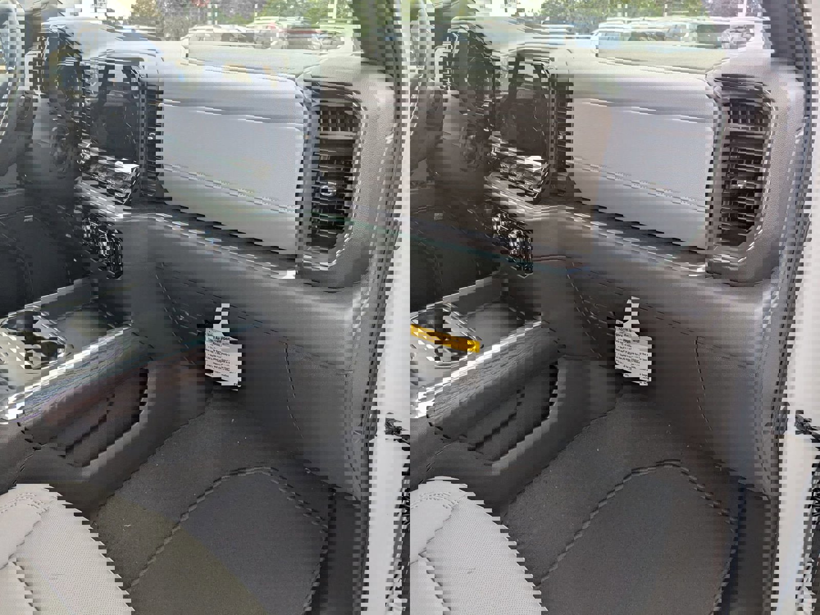 New 2025 GMC Sierra 2500 SLT w/ SLT Premium Package image 29