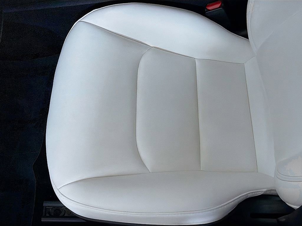 Used 2023 Tesla Model 3 Standard Range image 23