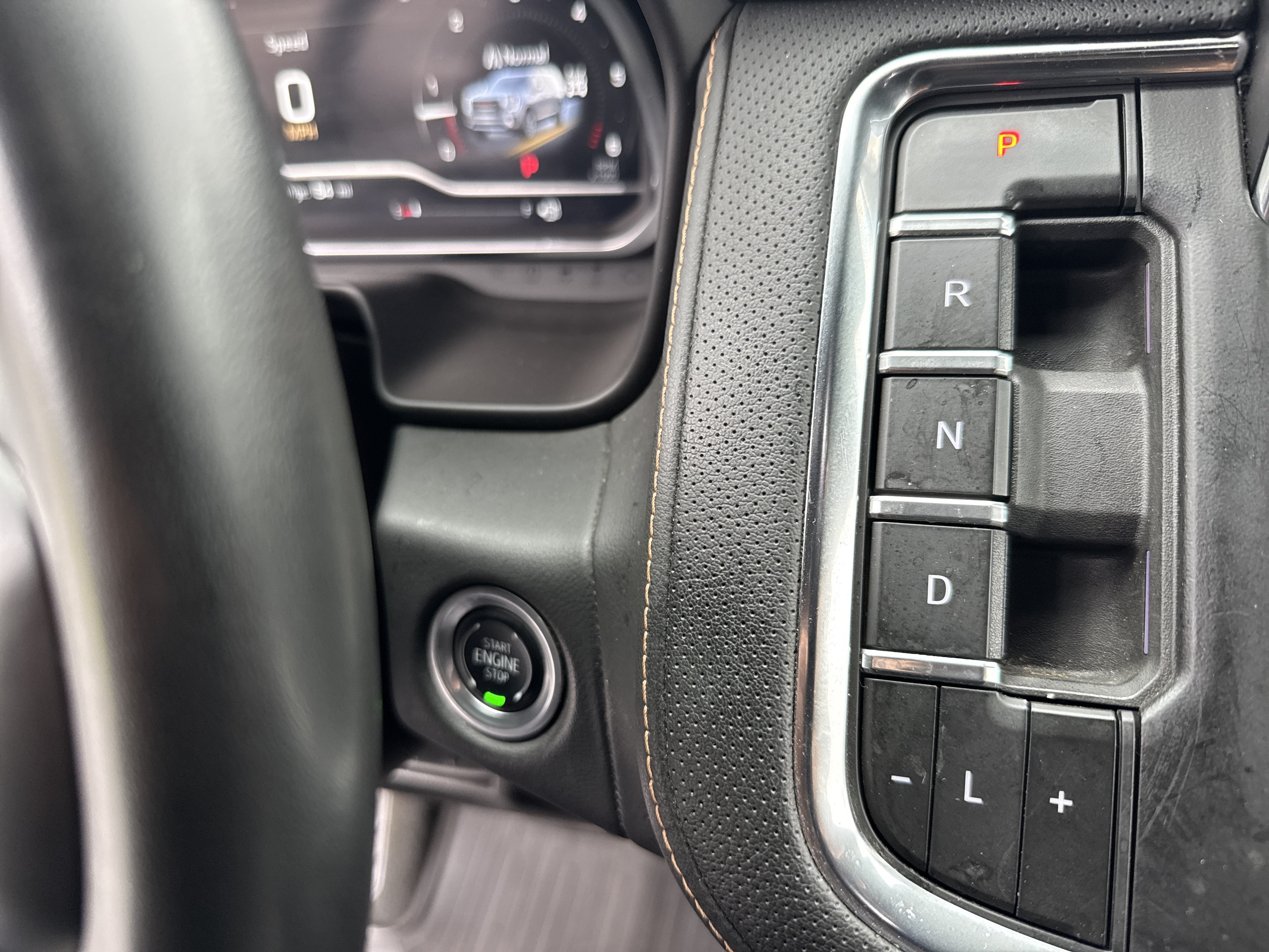 Used 2024 GMC Yukon AT4 w/ AT4 Premium Package AWD/4WD image 23