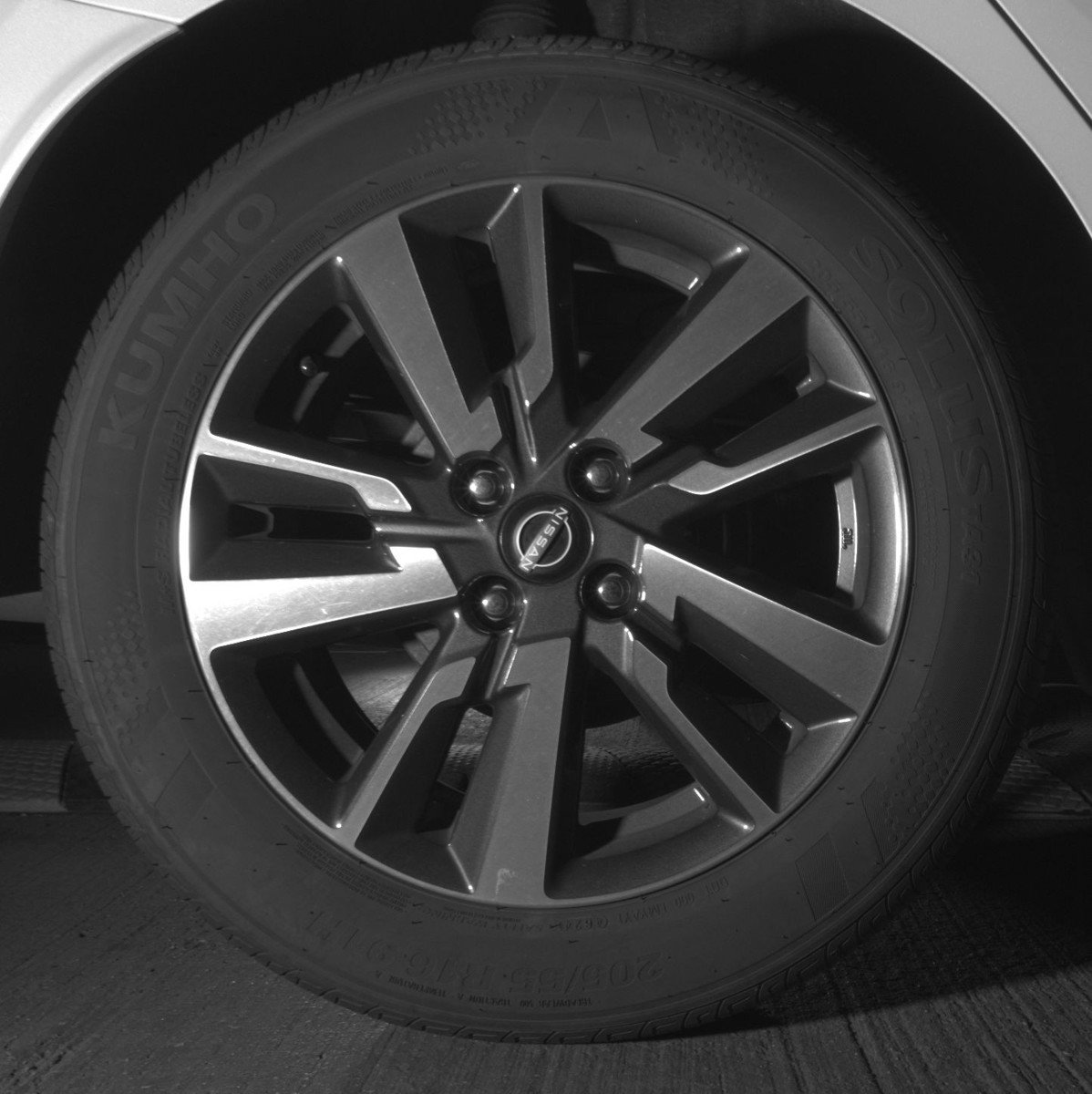 Used 2025 Nissan Versa SV FWD image 15