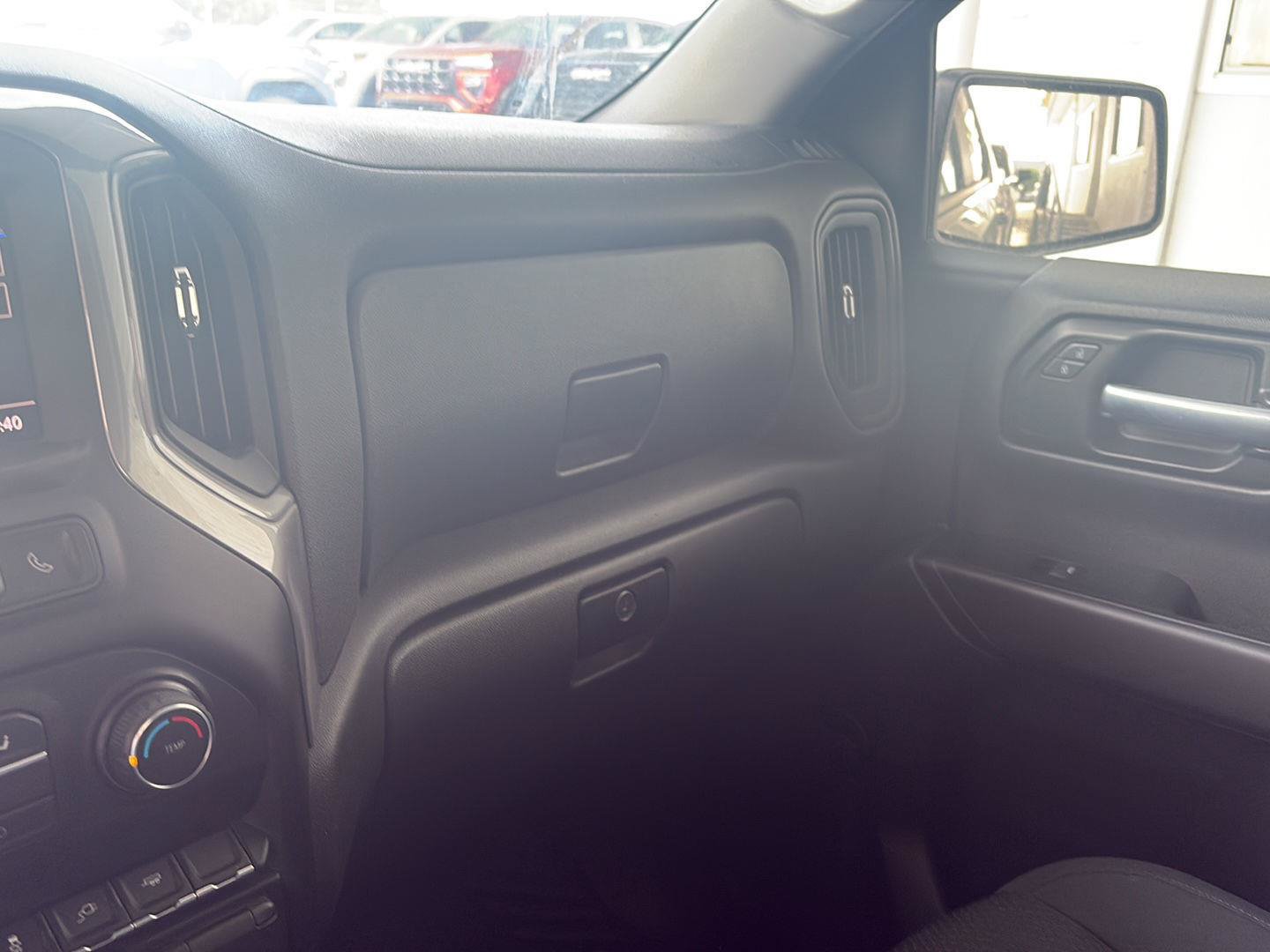Used 2020 Chevrolet Silverado 1500 Custom w/ Custom Value Package RWD image 14