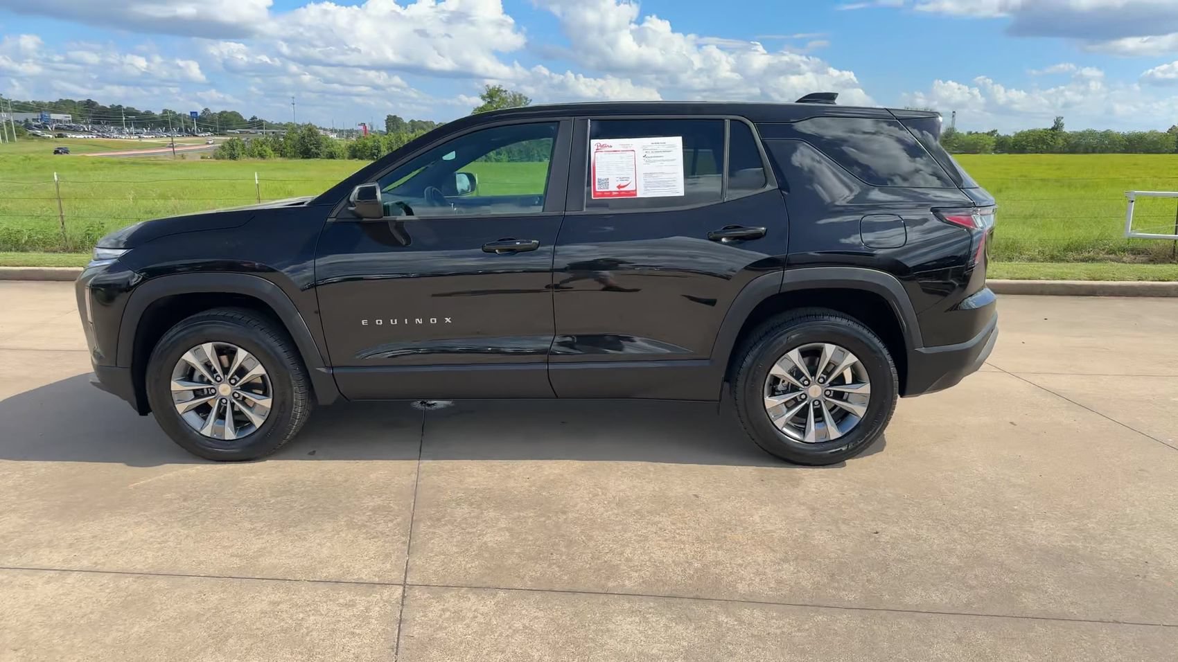 Used 2026 Chevrolet Equinox LT FWD image 6