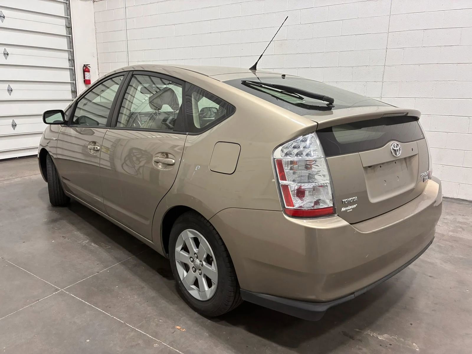 Used 2006 Toyota Prius Hatchback 4D image 4
