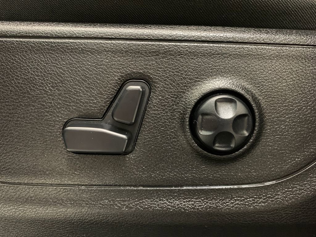 Used 2019 RAM 1500 Big Horn AWD/4WD image 18