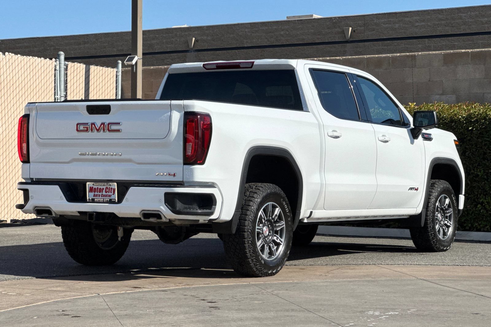 Certified 2025 GMC Sierra 1500 AT4 AWD/4WD image 4
