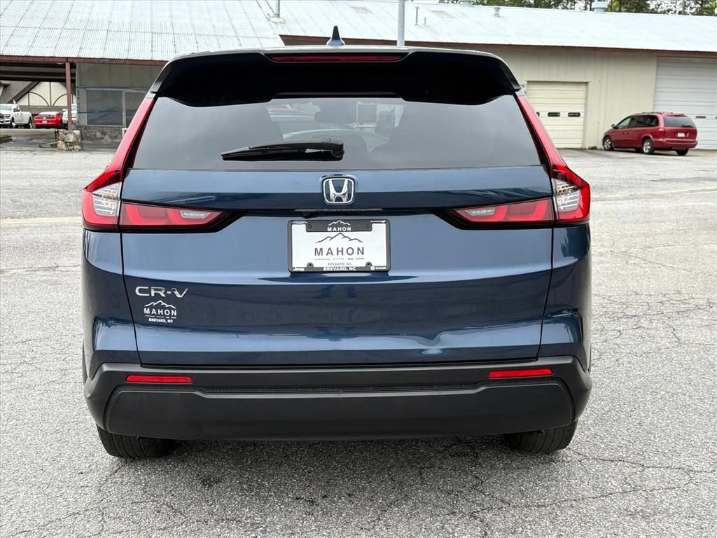 Used 2025 Honda CR-V LX image 5