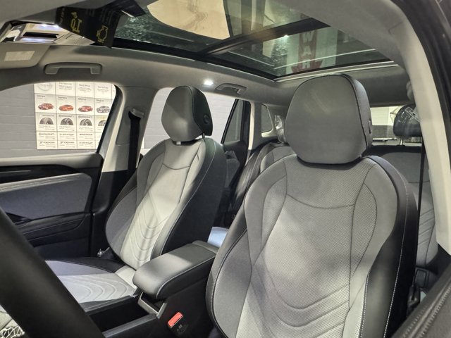 New 2026 Volkswagen Tiguan SE image 18
