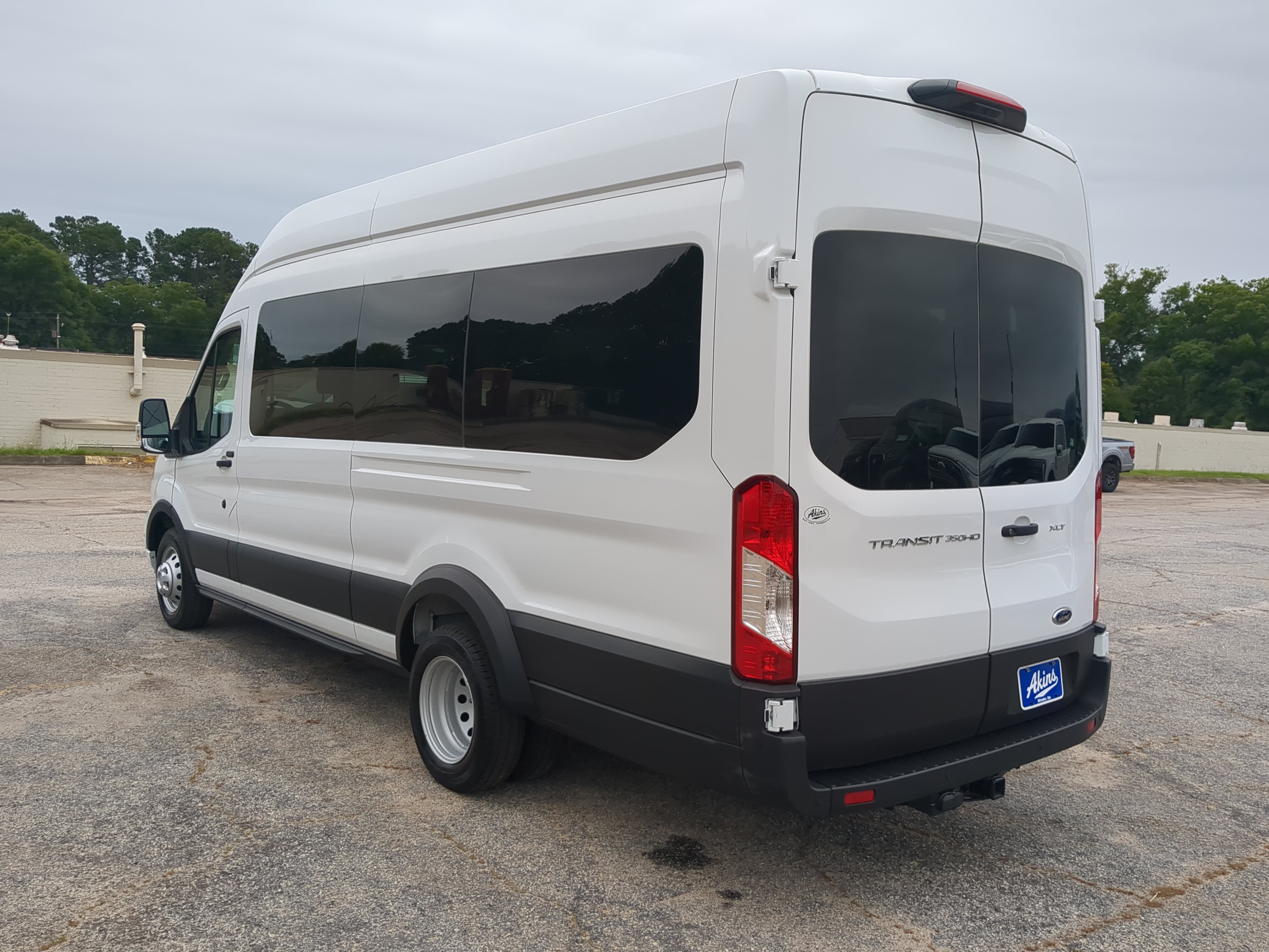Certified 2025 Ford Transit 350 XLT RWD image 5