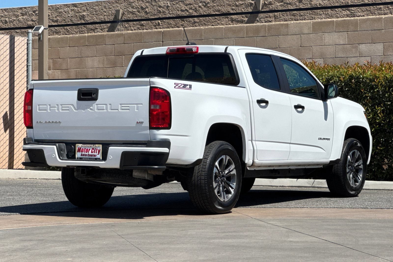 Certified 2022 Chevrolet Colorado Z71 w/ Safety Package RWD image 4