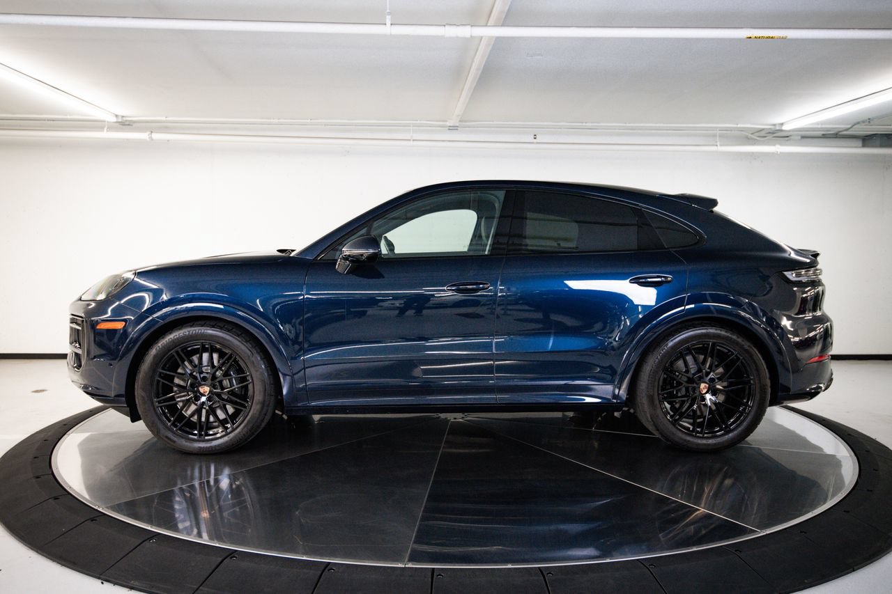Certified 2025 Porsche Cayenne GTS AWD/4WD image 2