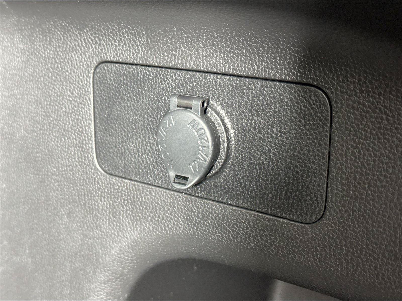 Used 2021 Toyota RAV4 XLE FWD image 45