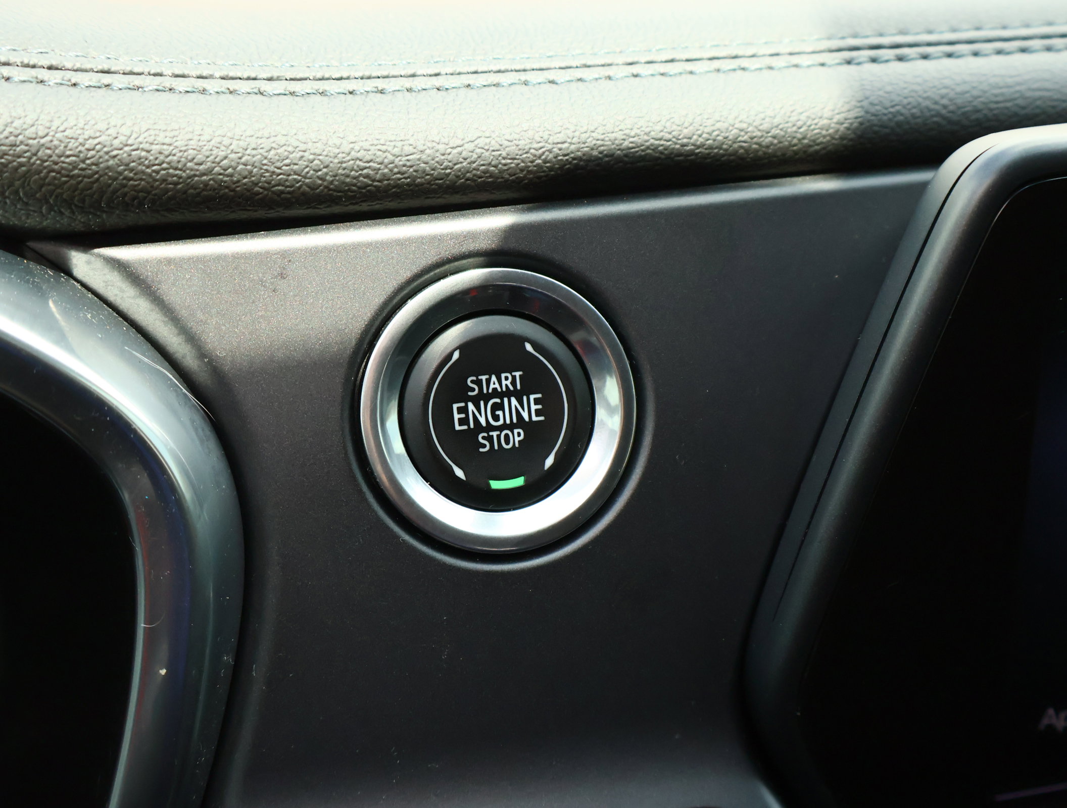 Used 2019 Chevrolet Blazer LT FWD image 16