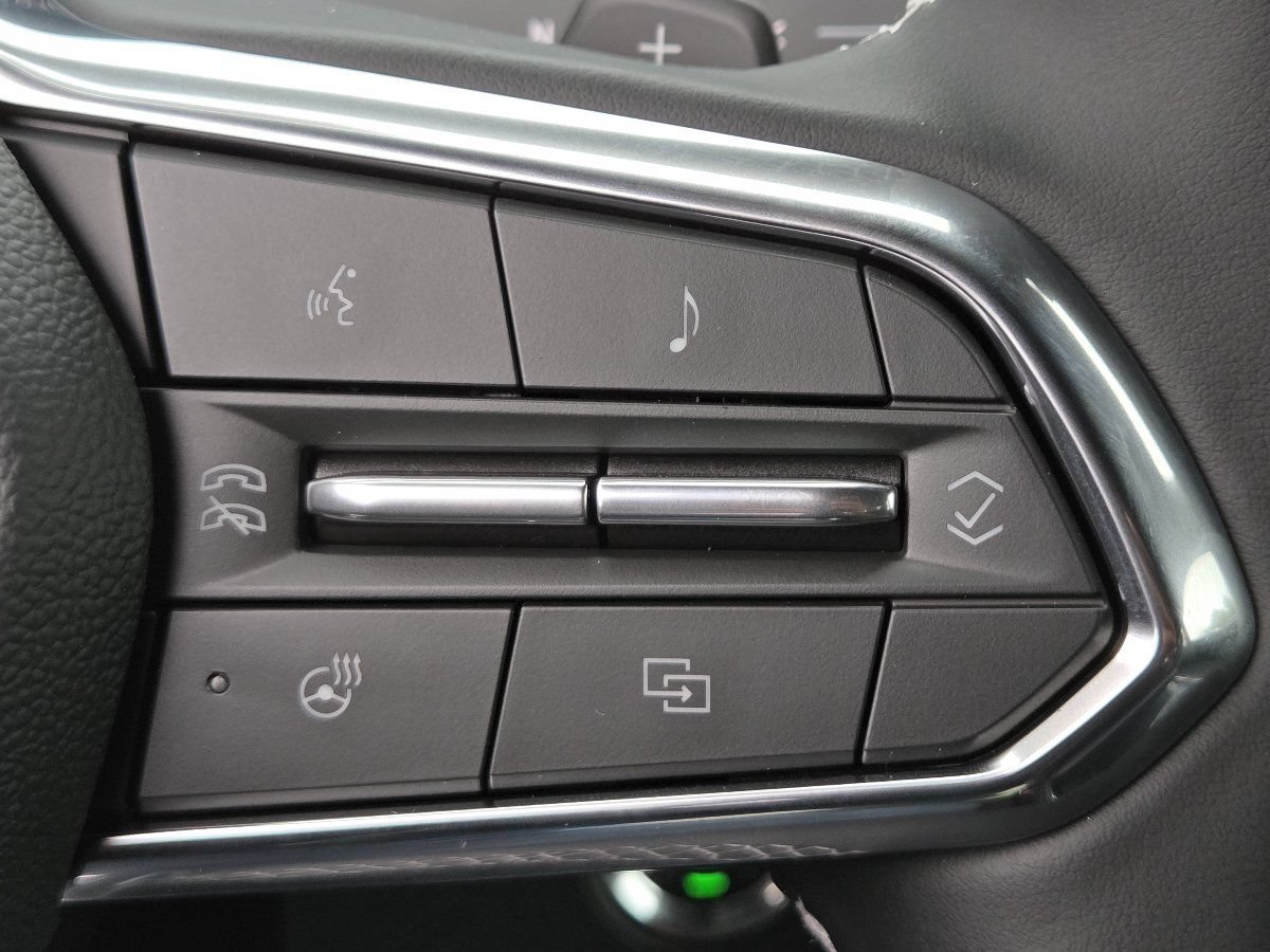 New 2027 Chevrolet Traverse LT FWD image 34