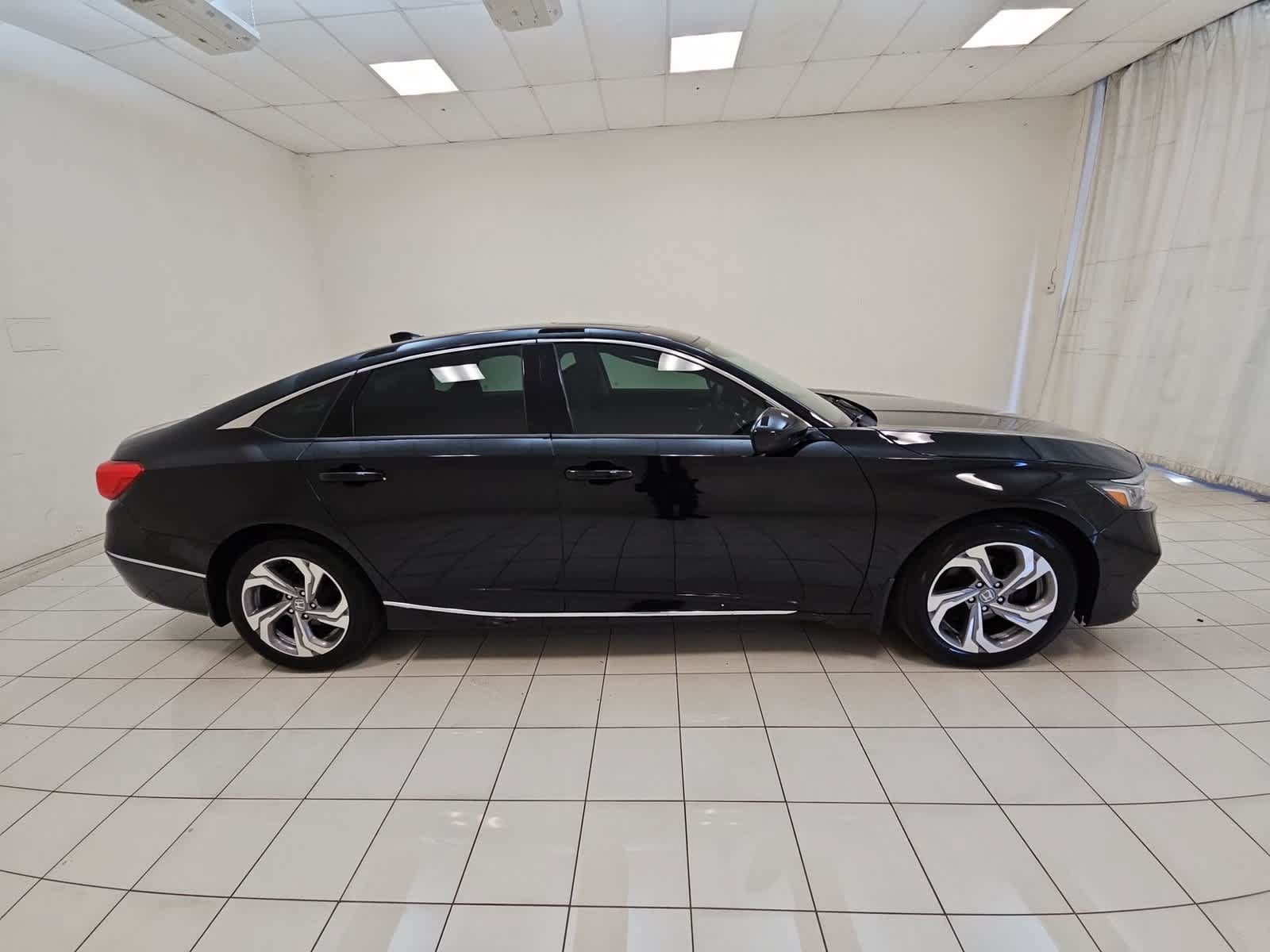 Used 2018 Honda Accord EX image 26