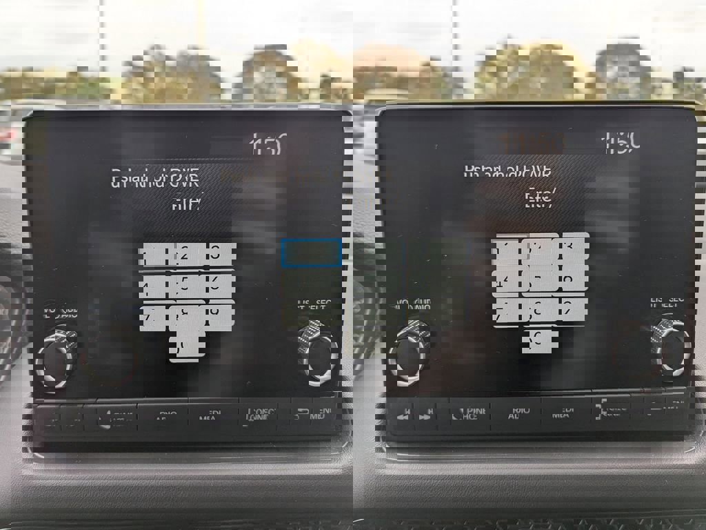 Used 2025 Honda HR-V LX image 19