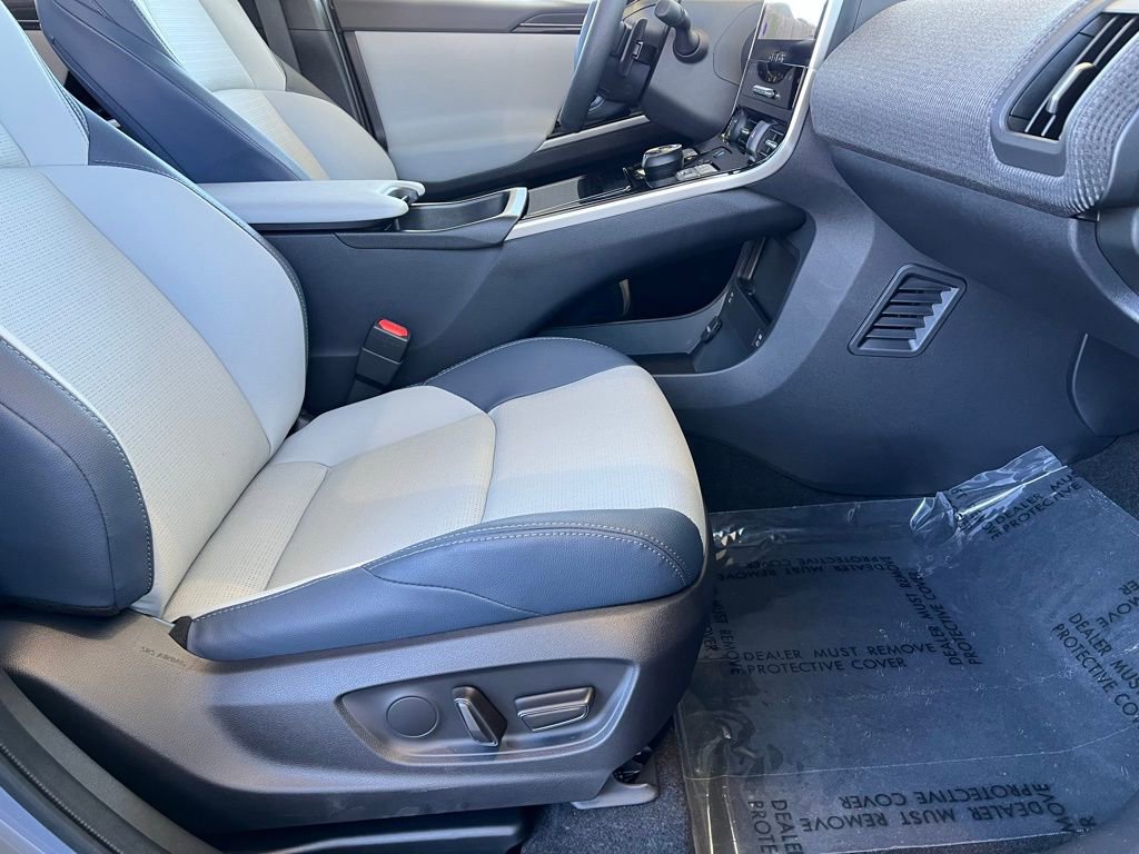 Certified 2025 Subaru Solterra Limited image 25