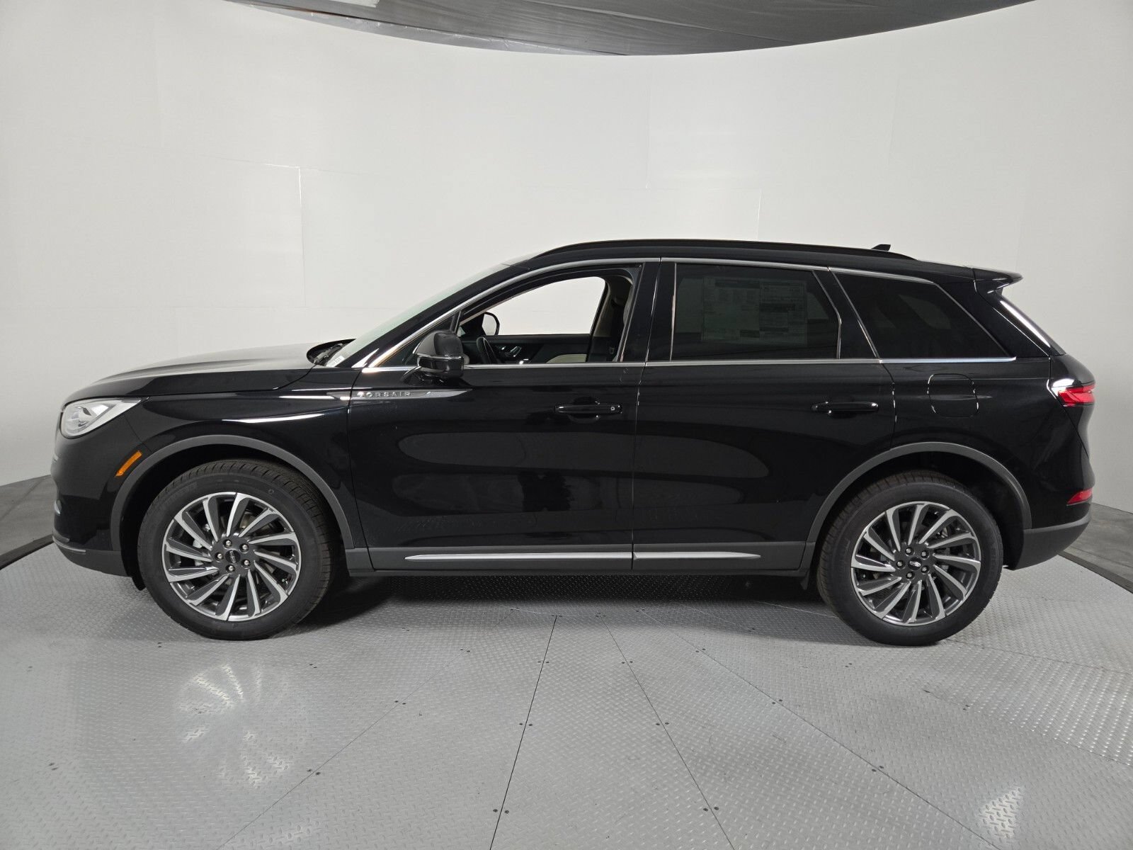 New 2026 Lincoln Corsair Reserve FWD image 8