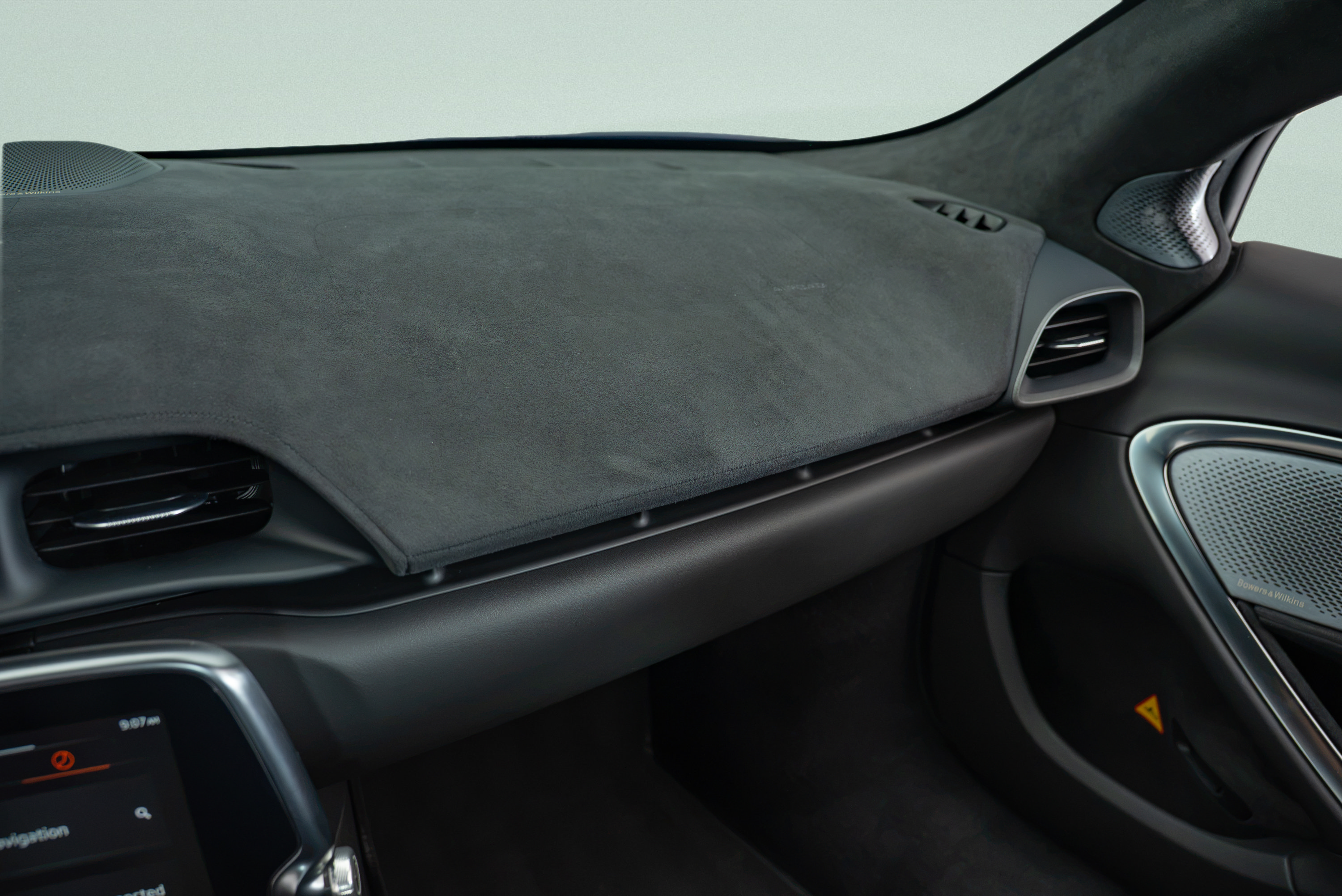 Used 2025 McLaren Artura RWD image 10