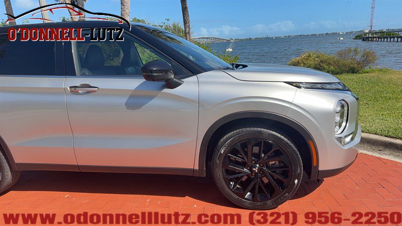 Used 2023 Mitsubishi Outlander SEL FWD image 34